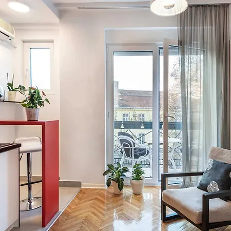 Apartment Two Bedroom With The Free Parking *