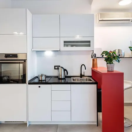 Two Bedroom With The Free Parking *